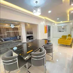 https://appartement-luxe-idealement-situe-a-dakar.hotelsdakar.com