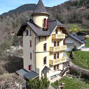 https://villa-la-tourelle.hotels-rhonealpes.com